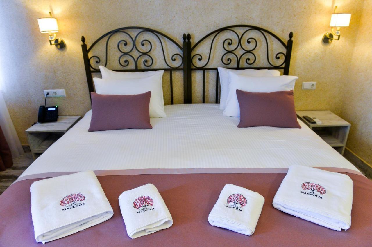 Hotel Magnolia In The City Centre Kutaisi Exterior photo
