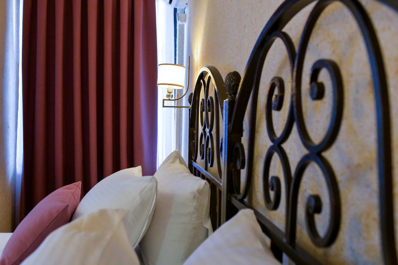 Hotel Magnolia In The City Centre Kutaisi Exterior photo
